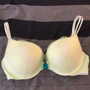Victoria’s Secret Very Sexy Push-Up bra 34D